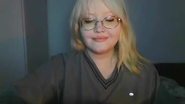 Snapshot of Elayne_Sweet chatting on June 2026 06:09:01 AM Elayne Sweet online show from June 2026 06:09:01 AM
