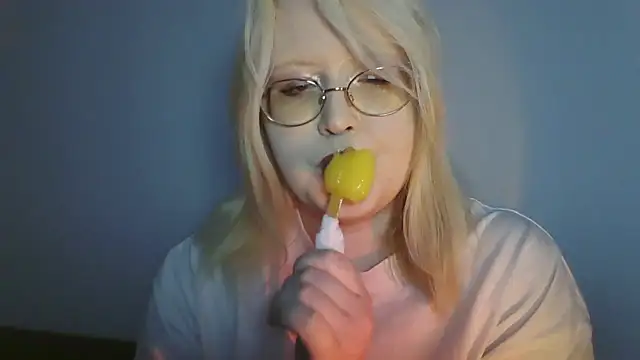 Snapshot of Elayne_Sweet chatting on June 2026 06:10:02 AM Elayne Sweet online show from June 2026 06:10:02 AM