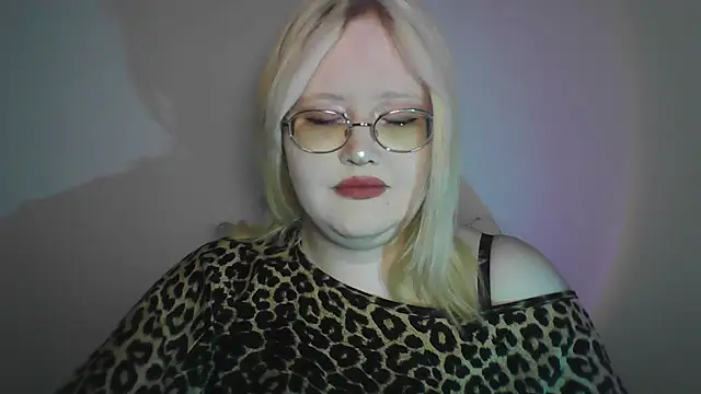 Snapshot of Elayne_Sweet chatting on July 2026 06:05:01 AM Elayne Sweet online show from July 2026 06:05:01 AM