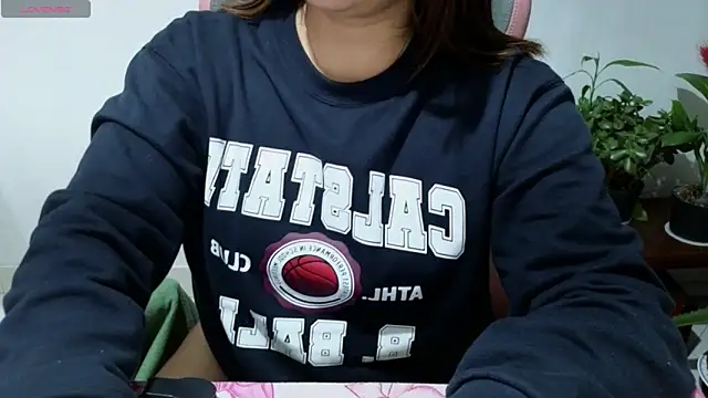 Snapshot of Elfi_333 chatting on May 2026 03:01:02 AM Elfi 333 online show from May 2026 03:01:02 AM
