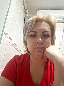 SylvieGold453 online show from April 2026 05:32:01 PM