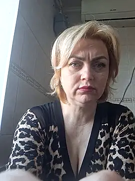 SylvieGold453 online show from April 2026 12:33:01 PM