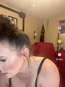 Snapshot of taylorsunshine chatting on May 2026 02:18:02 AM taylorsunshine online show from May 2026 02:18:02 AM