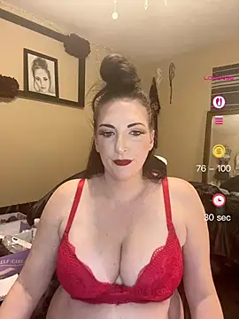 Snapshot of taylorsunshine chatting on May 2026 10:40:02 PM taylorsunshine online show from May 2026 10:40:02 PM