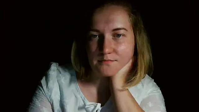 Snapshot of TinaKittyX chatting on May 2026 09:32:02 PM TinaKittyX online show from May 2026 09:32:02 PM