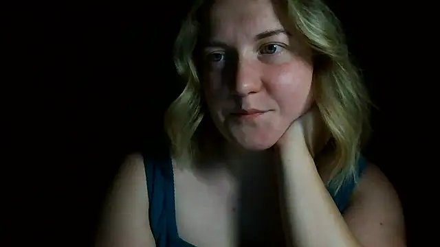 Snapshot of TinaKittyX chatting on May 2026 07:56:02 PM TinaKittyX online show from May 2026 07:56:02 PM