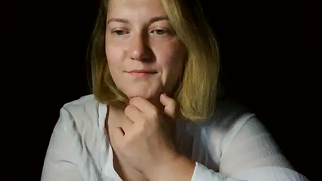 Snapshot of TinaKittyX chatting on May 2026 09:56:02 PM TinaKittyX online show from May 2026 09:56:02 PM