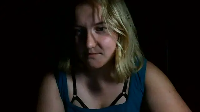 Snapshot of TinaKittyX chatting on June 2026 09:35:02 PM TinaKittyX online show from June 2026 09:35:02 PM