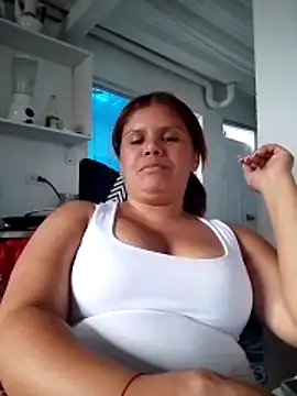 Snapshot of Zafiro_MD chatting on April 2026 10:45:02 PM Zafiro MD online show from April 2026 10:45:02 PM