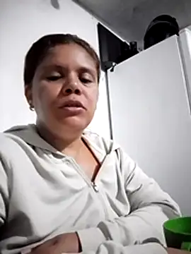 Snapshot of Zafiro_MD chatting on May 2026 10:34:02 AM Zafiro MD online show from May 2026 10:34:02 AM