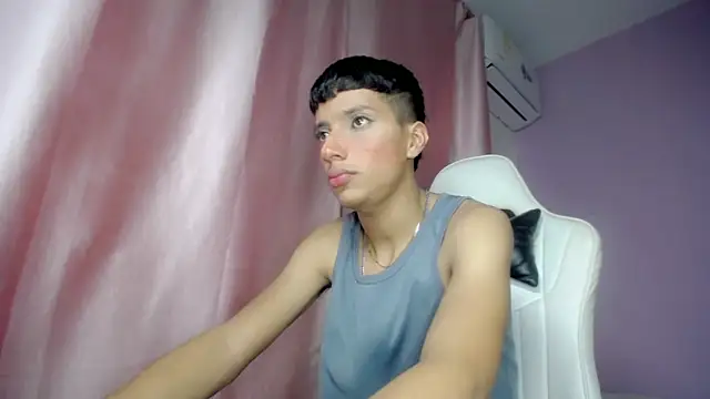 Snapshot of Yei_lee_ chatting on April 2026 03:11:01 AM Yei lee online show from April 2026 03:11:01 AM