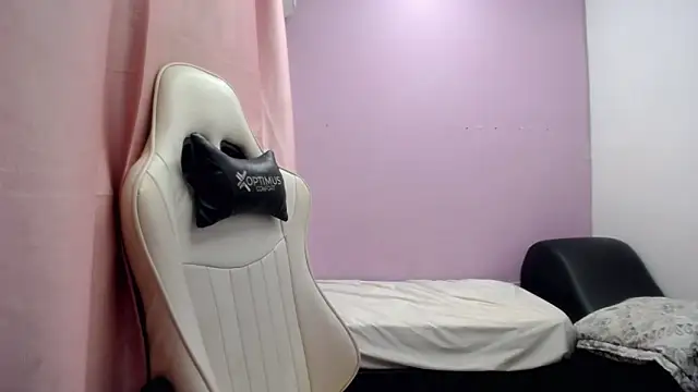 Snapshot of Yei_lee_ chatting on May 2026 06:40:01 AM Yei lee online show from May 2026 06:40:01 AM