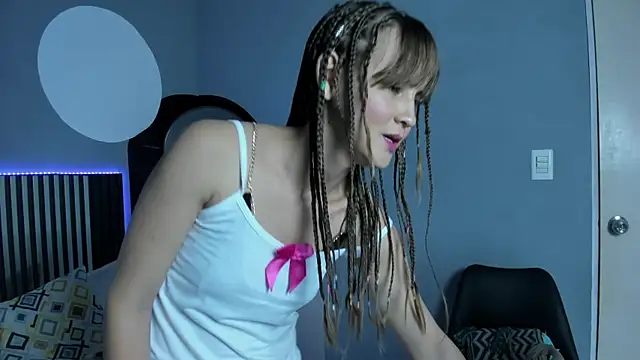 Alina Valmont online show from April 2026 07:22:01 PM