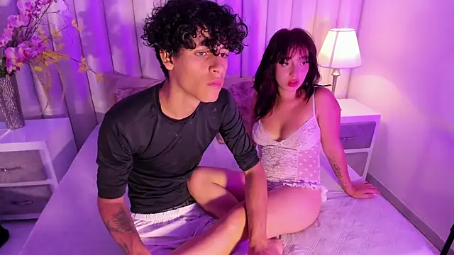 Snapshot of MiaAndFelim chatting on April 2026 01:55:02 PM MiaAndFelim online show from April 2026 01:55:02 PM