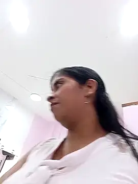 Snapshot of SofiaMendez1_ chatting on April 2026 03:50:01 PM SofiaMendez1 online show from April 2026 03:50:01 PM