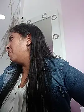 Snapshot of SofiaMendez1_ chatting on May 2026 06:17:02 PM SofiaMendez1 online show from May 2026 06:17:02 PM