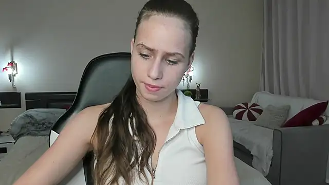 Snapshot of LoveBettie chatting on July 2026 03:27:02 PM LoveBettie online show from July 2026 03:27:02 PM