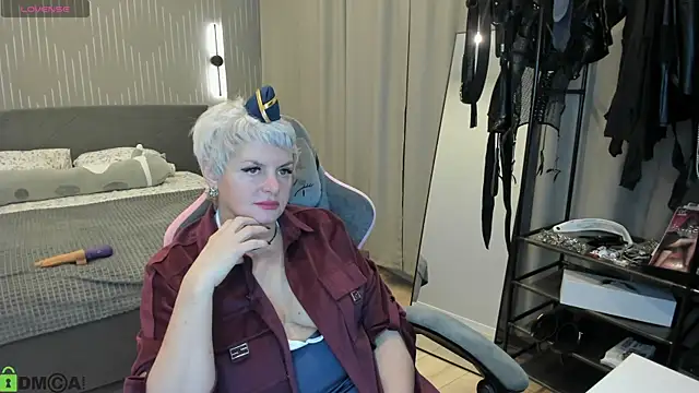 Snapshot of Linda_Zef1r chatting on April 2026 01:20:02 AM Linda Zef1r online show from April 2026 01:20:02 AM