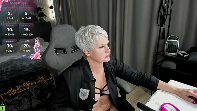 Snapshot of Linda_Zef1r chatting on May 2026 09:26:02 AM Linda Zef1r online show from May 2026 09:26:02 AM