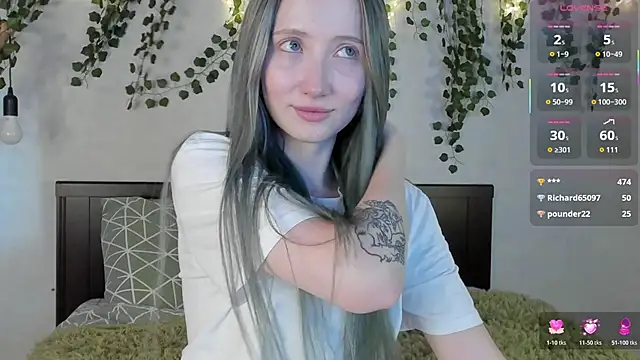 Snapshot of Leona_Vixen chatting on June 2026 12:43:02 AM Leona Vixen online show from June 2026 12:43:02 AM
