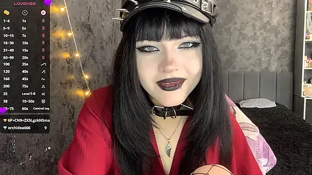 Snapshot of EmilyEmbears chatting on June 2026 07:21:02 AM EmilyEmbears online show from June 2026 07:21:02 AM
