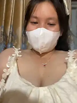 Mely2005 online show from June 2026 02:43:01 PM