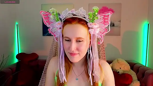 Snapshot of EvaBellea chatting on May 2026 01:05:02 PM EvaBellea online show from May 2026 01:05:02 PM