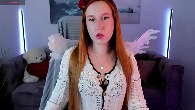 Snapshot of EvaBellea chatting on May 2026 01:30:02 PM EvaBellea online show from May 2026 01:30:02 PM