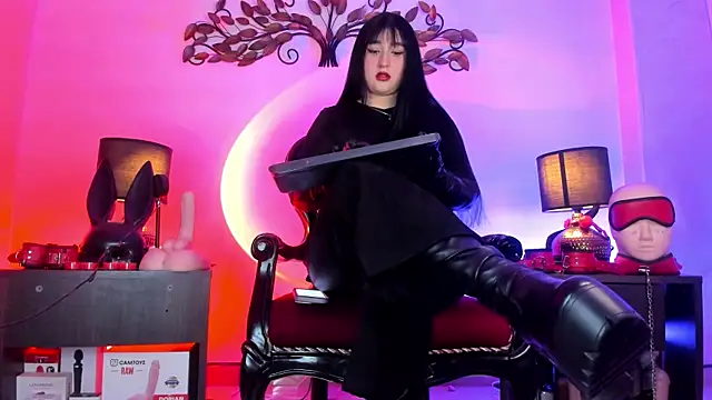 Snapshot of Madamedaphne_ chatting on July 2026 02:43:02 PM Madamedaphne online show from July 2026 02:43:02 PM