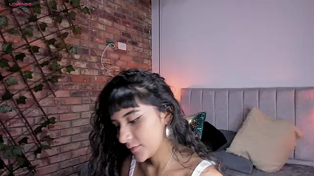 Hanna Clark   online show from May 2026 12:12:01 PM