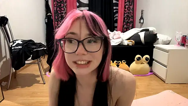 WifeAileen online show from April 2026 07:41:01 PM
