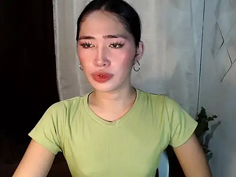 urasiankylie online show from May 2026 08:01:01 AM