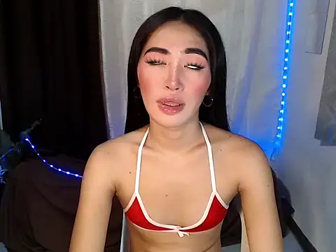 Snapshot of urasiankylie chatting on June 2026 06:00:02 PM urasiankylie online show from June 2026 06:00:02 PM