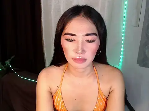 Snapshot of urasiankylie chatting on June 2026 07:22:01 AM urasiankylie online show from June 2026 07:22:01 AM