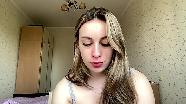 Snapshot of SpringSummers chatting on May 2026 09:39:02 AM SpringSummers online show from May 2026 09:39:02 AM