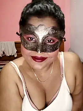 Snapshot of Maskedcurves chatting on May 2026 07:14:02 AM Maskedcurves online show from May 2026 07:14:02 AM