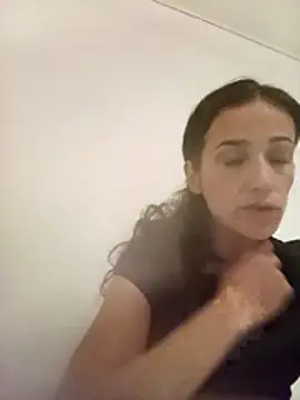 Lolaa92i online show from April 2026 09:04:02 PM