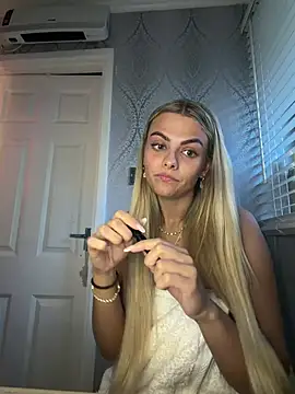 Alysse online show from April 2026 06:55:01 PM