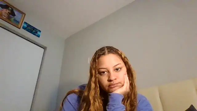 Snapshot of madzbailey chatting on May 2026 03:30:01 PM madzbailey online show from May 2026 03:30:01 PM