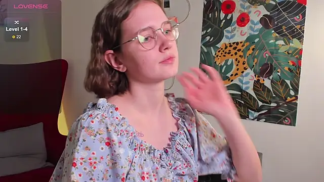 Mia Moone online show from April 2026 02:47:02 PM