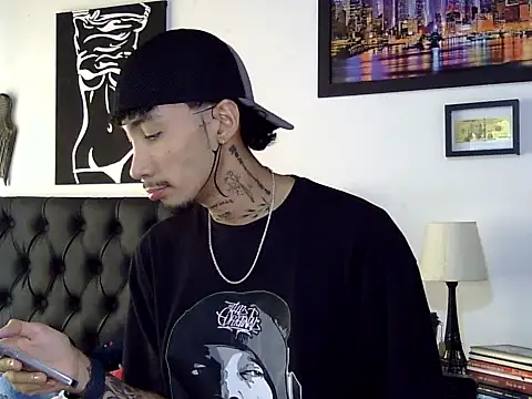 pippe hot22 online show from April 2026 04:07:01 PM