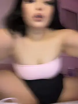 MiaKittyx0 online show from July 2026 07:05:02 PM