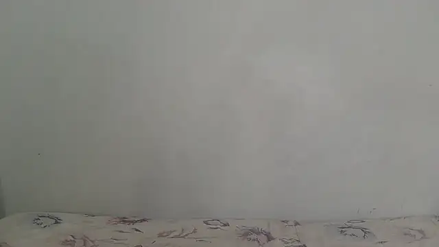 SlipperyLipsX online show from May 2026 06:21:02 AM