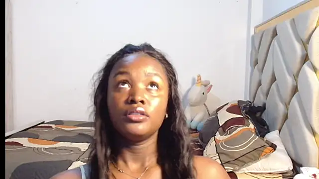 Snapshot of YANADEBAYO chatting on June 2026 05:04:01 PM YANADEBAYO online show from June 2026 05:04:01 PM