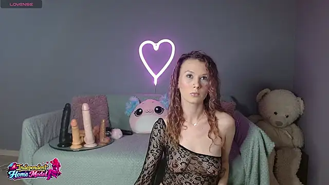 Snapshot of Bea_doll chatting on May 2026 01:45:02 AM Bea doll online show from May 2026 01:45:02 AM