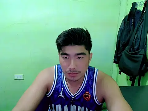 Snapshot of Hunkfireman chatting on May 2026 11:32:01 PM Hunkfireman online show from May 2026 11:32:01 PM