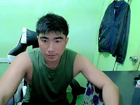 Snapshot of Hunkfireman chatting on May 2026 12:40:02 AM Hunkfireman online show from May 2026 12:40:02 AM