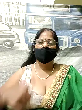 Snapshot of SEEMA_012 chatting on April 2026 05:21:01 AM SEEMA 012 online show from April 2026 05:21:01 AM