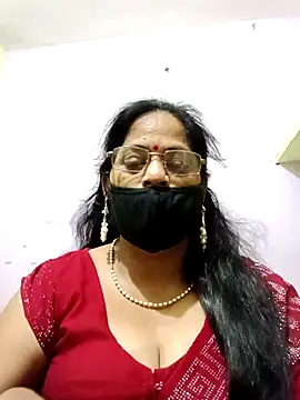 Snapshot of SEEMA_012 chatting on April 2026 05:22:01 AM SEEMA 012 online show from April 2026 05:22:01 AM