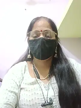 Snapshot of SEEMA_012 chatting on May 2026 04:40:02 AM SEEMA 012 online show from May 2026 04:40:02 AM